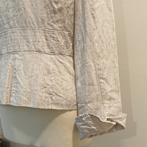 LILY STANHOPE Cream & White Stripe Linen Blazer - Picture 5 of 9